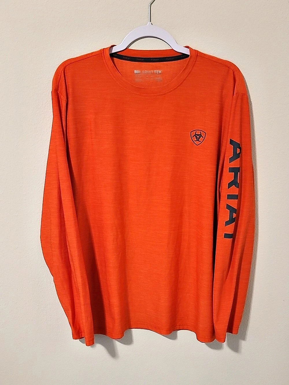 Ariat AriatTEK Long Sleeve Shirt in Orange Size Large Like New